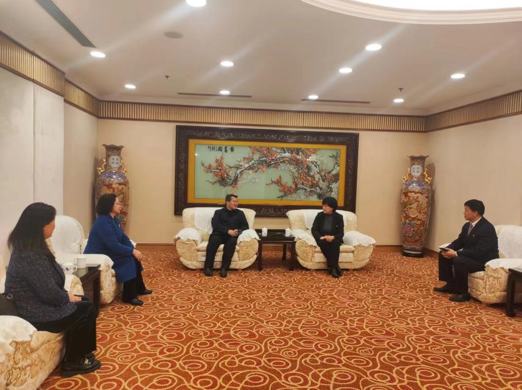 地理与旅游爱体育正版官网负责同志一行